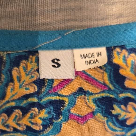 Blue and Pink Bell Sleeve Casual Dress - Picture 2 of 4